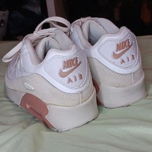 Nike Air MAX 90 Size: 6.5 YOUTH (Size:8 women's)